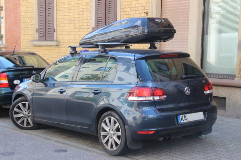 Dachbox auf einem VW Golf in Kaiserslautern