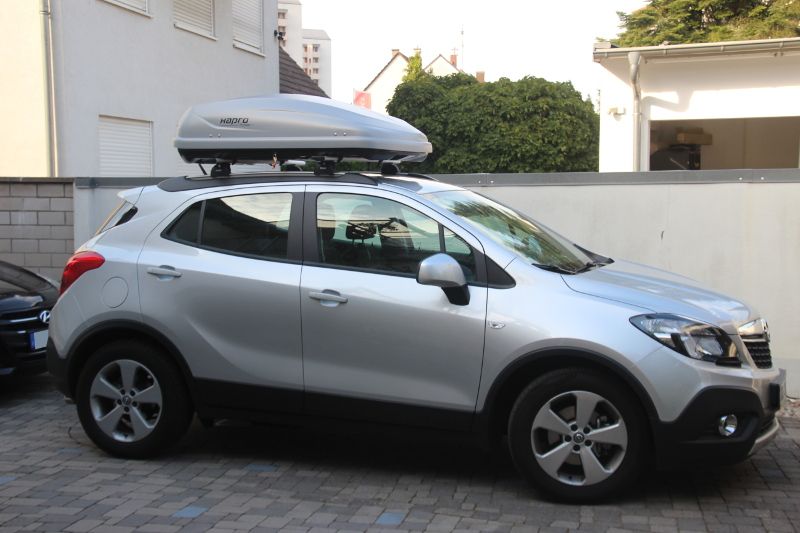 Krickenbach: Dachbox von HAPRO mit 370 Liter Volumen auf einem Opel Mokka