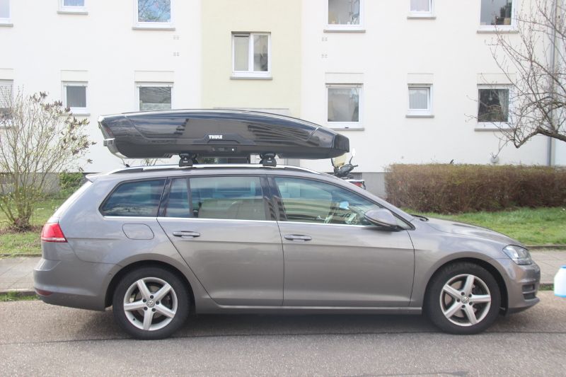 Kaiserslautern: Dachbox von THULE mit einem Volumen von 640 Liter auf einem VW Golf Variant Kombi